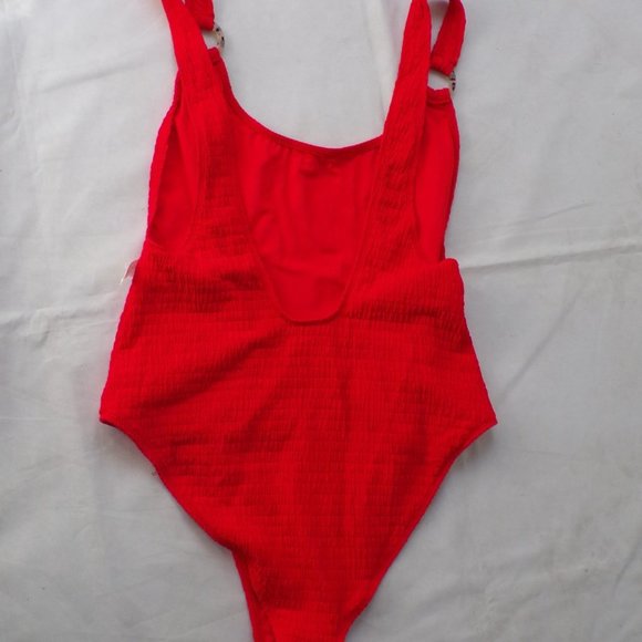 TOPSHOP Smocked One Piece Swimsuit Ring Detail - Picture 6 of 7